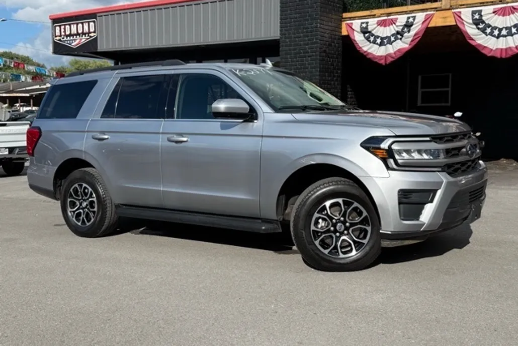 2024 Ford Expedition XLT photo 1