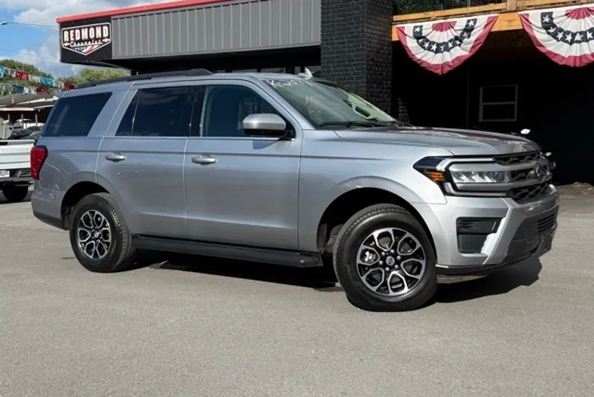 2024 Ford Expedition XLT photo 1