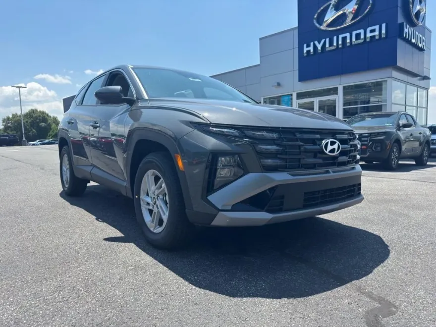 2025 Hyundai Tucson SE photo 1