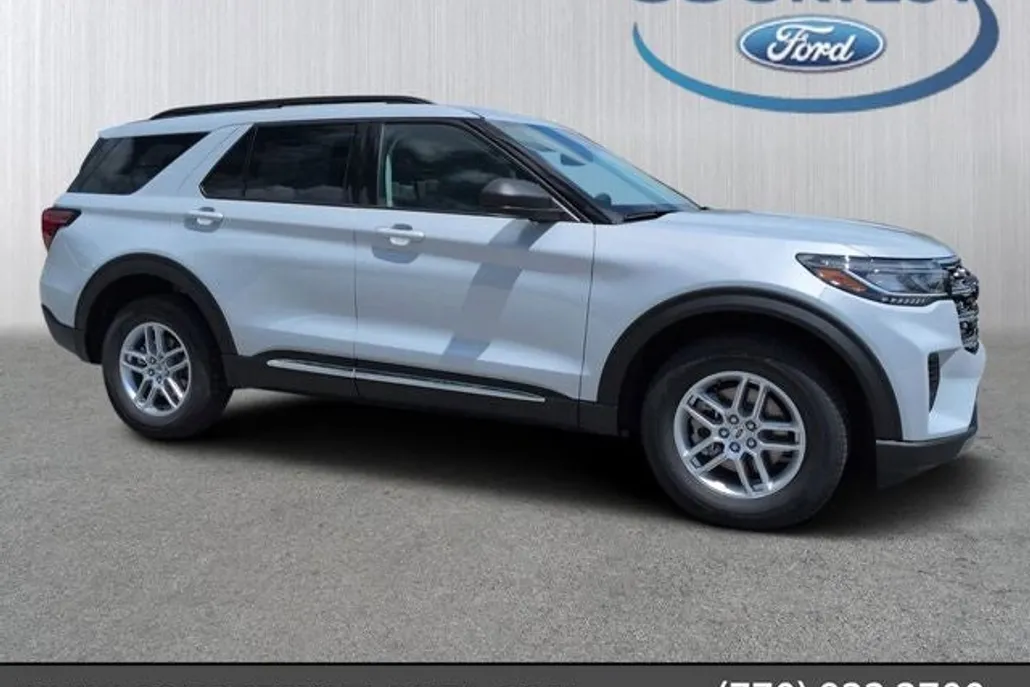 2025 Ford Explorer photo 1