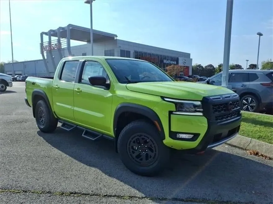 2026 Nissan Frontier Crew Cab PRO-4X photo 1