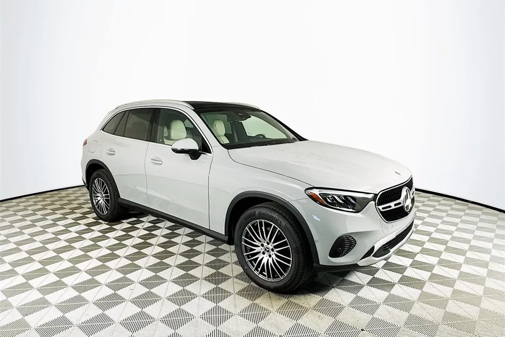 2026 Mercedes Benz GLC 300 photo 1