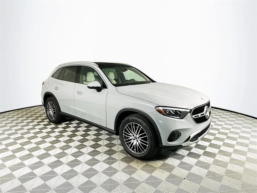 2026 Mercedes Benz GLC 300 photo 1