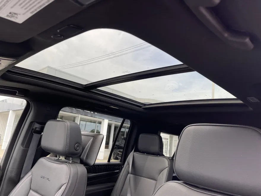 2024 Gmc Yukon XL Denali photo 1