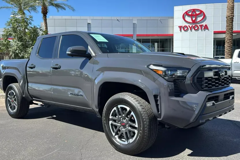2025 Toyota Tacoma TRD Sport photo 1