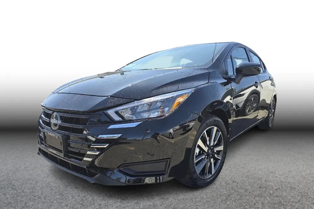 2025 Nissan Versa SV photo 1