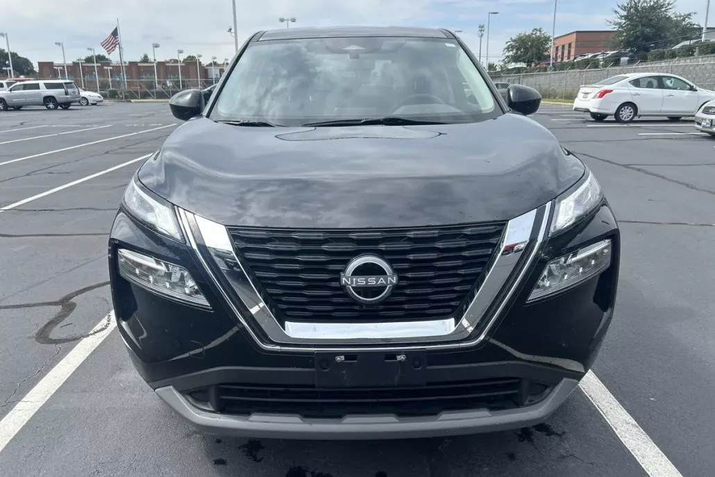 2023 Nissan Rogue SV photo 1