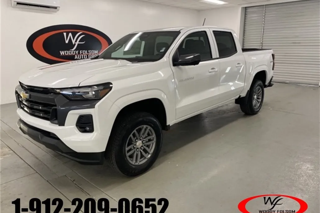 2025 Chevrolet Colorado Work Truck LT photo 1