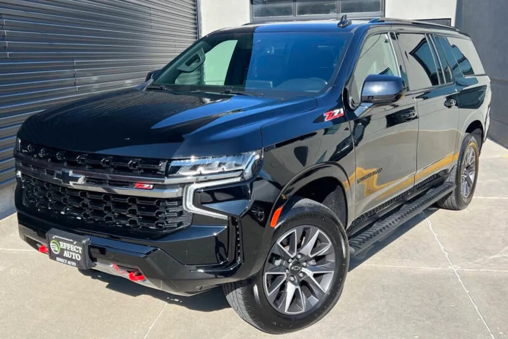2022 Chevrolet Suburban Z71 photo 1