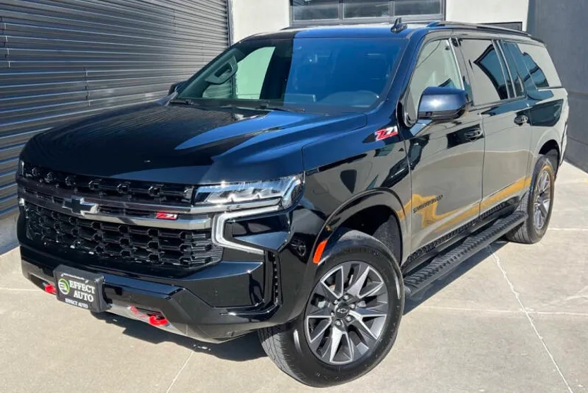 2022 Chevrolet Suburban Z71 photo 1