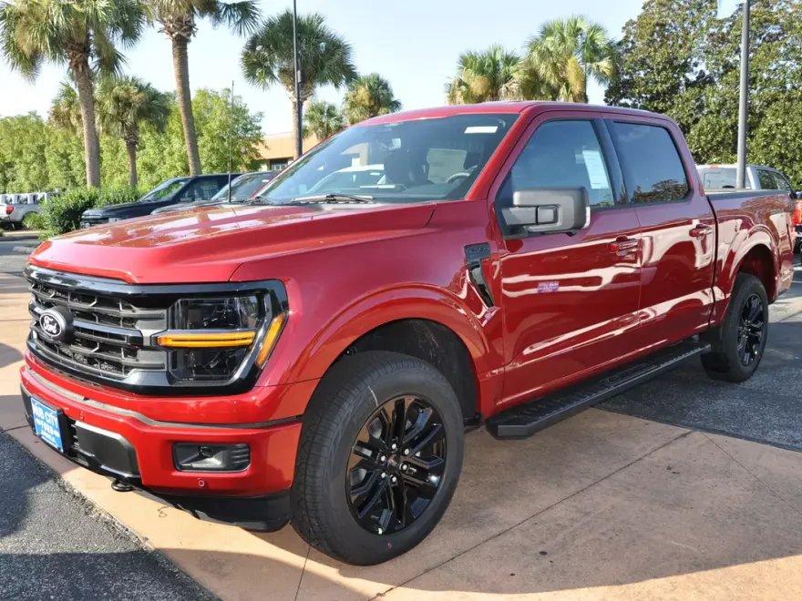 2025 Ford F-150 XLT photo 1
