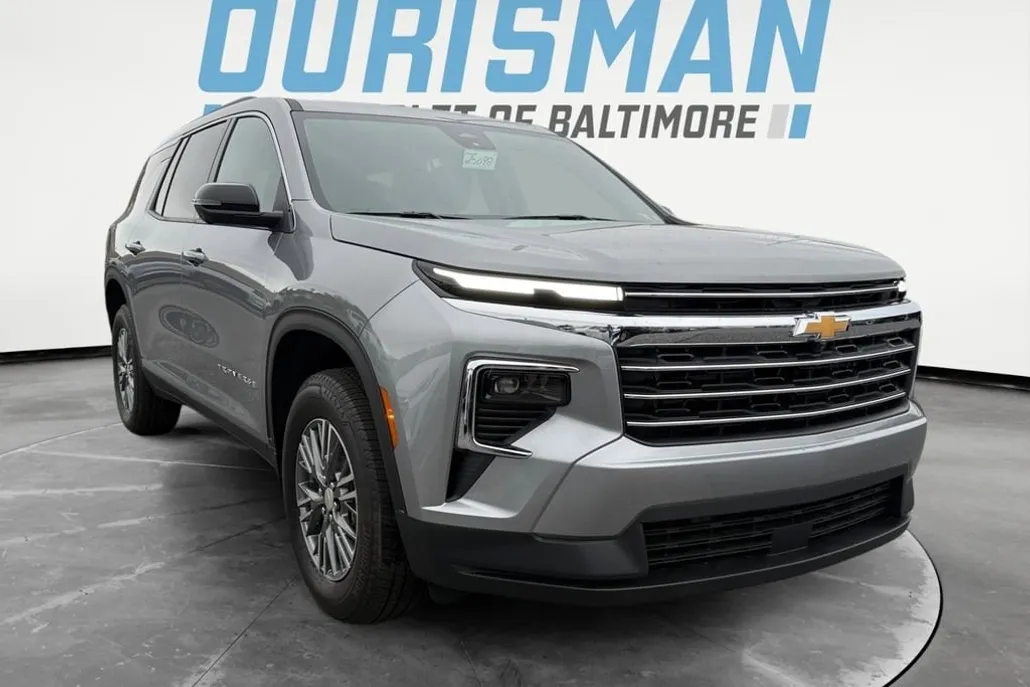 2025 Chevrolet Traverse photo 1