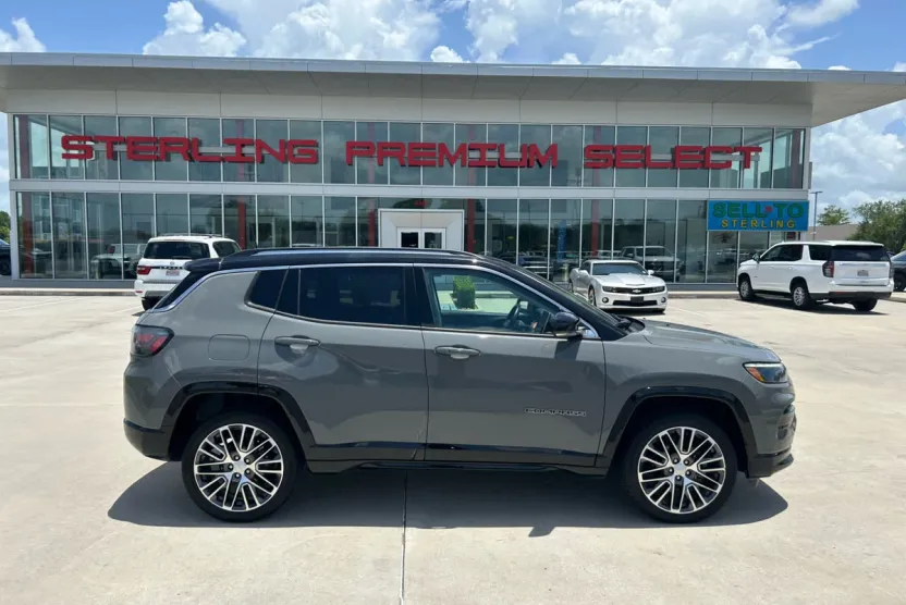 2022 Jeep Compass Limited photo 1
