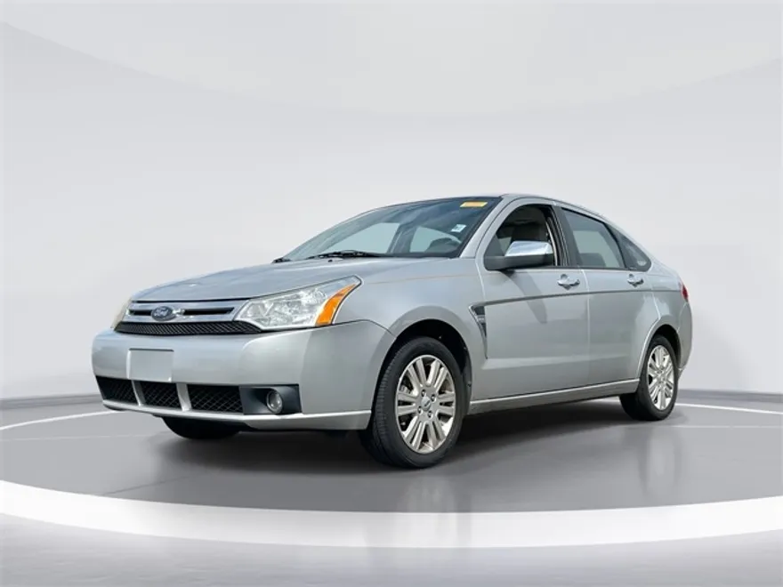 2010 Ford Focus SEL photo 1