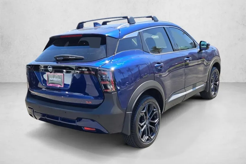 2025 Nissan Kicks SR photo 1