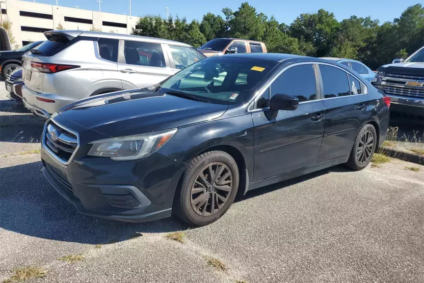 2018 Subaru Legacy 2.5i photo 1