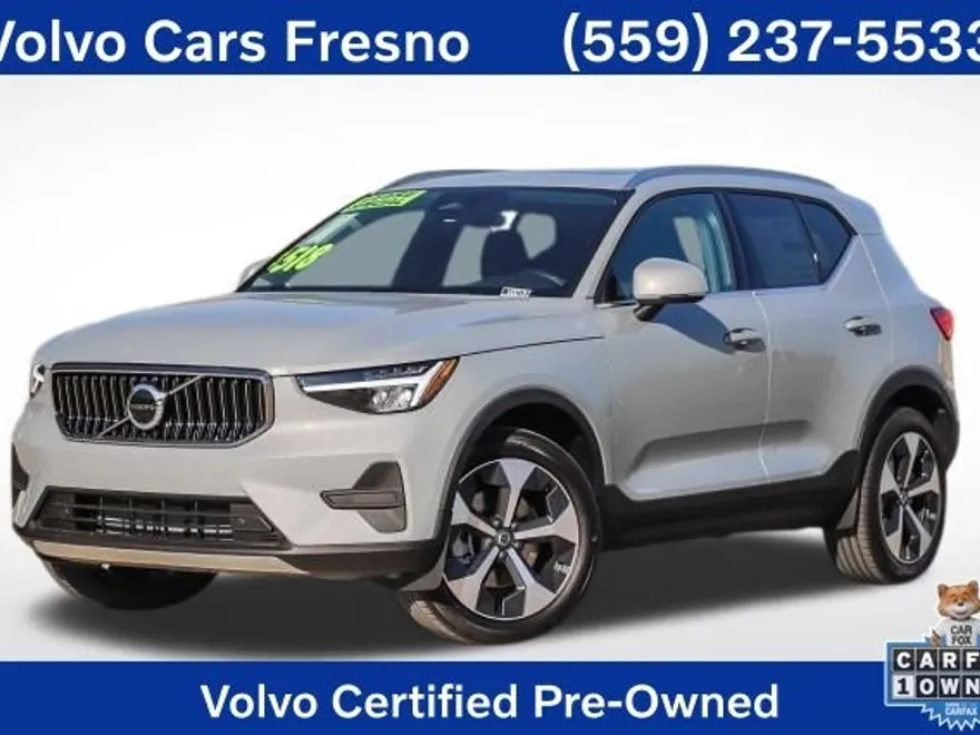 2025 Volvo XC40 Core photo 1