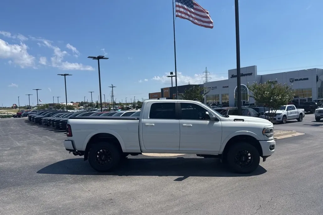 2022 Ram 2500 Laramie photo 1