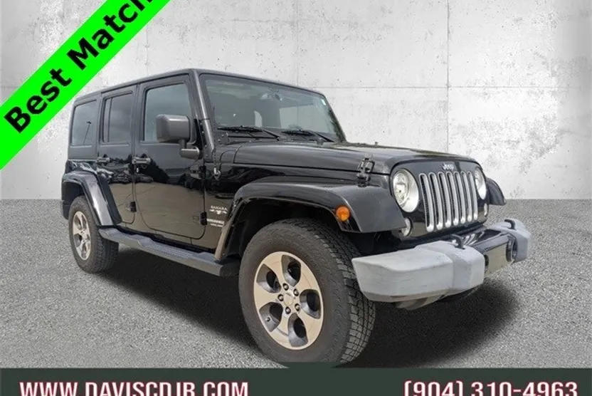 2017 Jeep Wrangler Unlimited Sahara photo 1