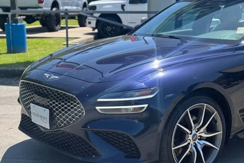 2023 Genesis G70 2.0T photo 1