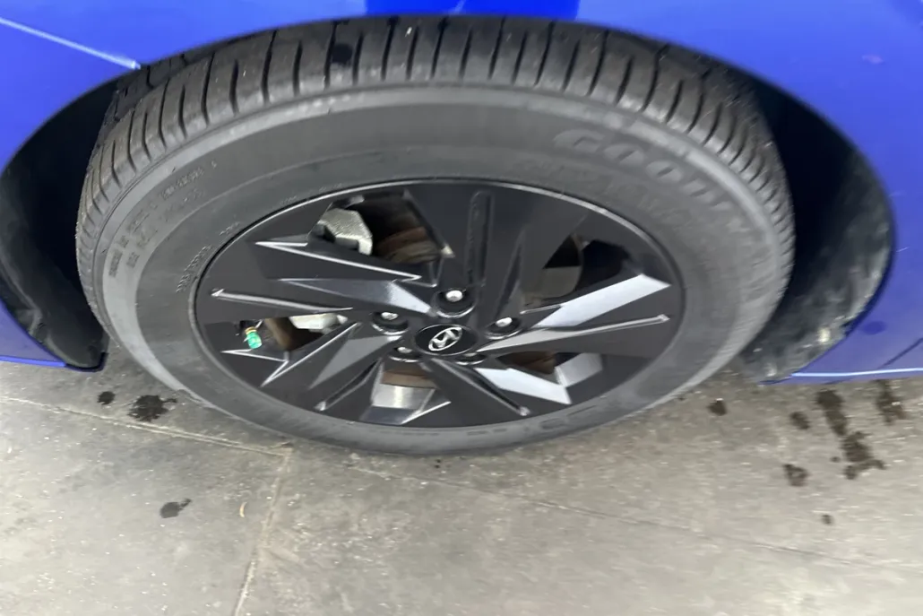 2021 Hyundai Elantra SEL photo 1