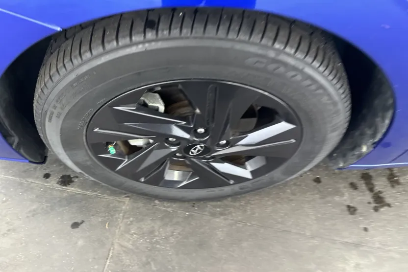 2021 Hyundai Elantra SEL photo 1