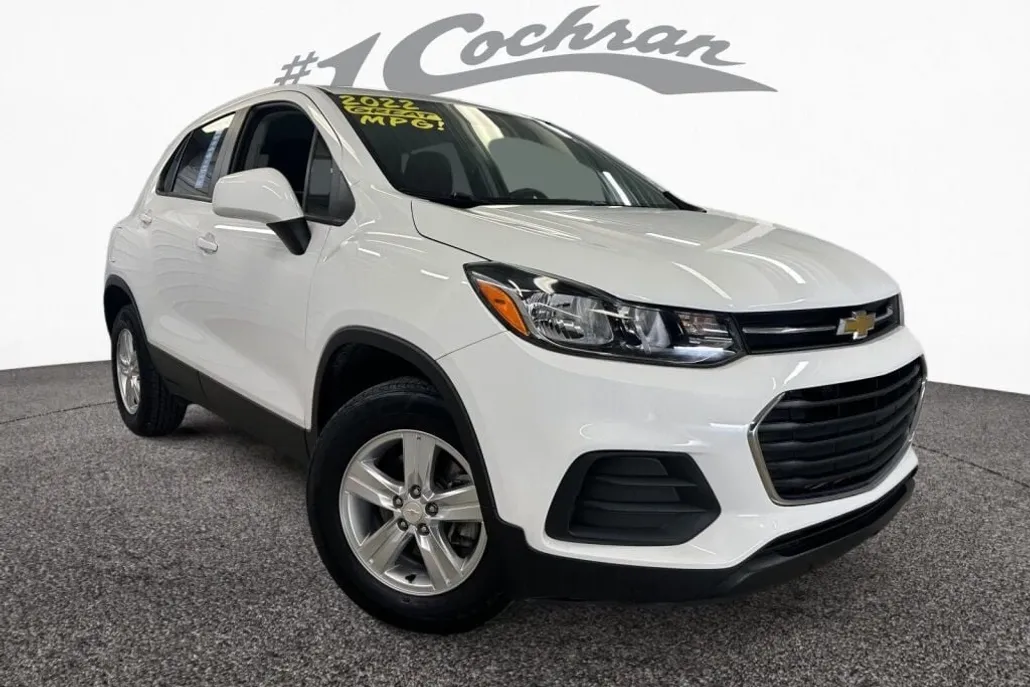 2022 Chevrolet Trax LS photo 1