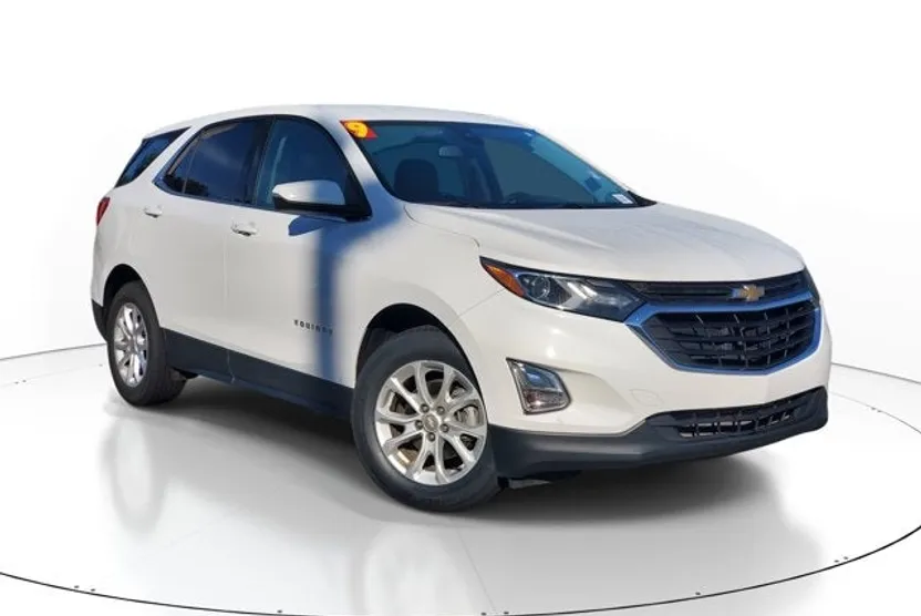 2019 Chevrolet Equinox LT photo 1
