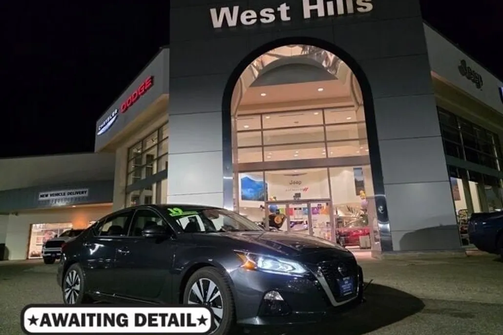 2019 Nissan Altima 2.5 SV photo 1