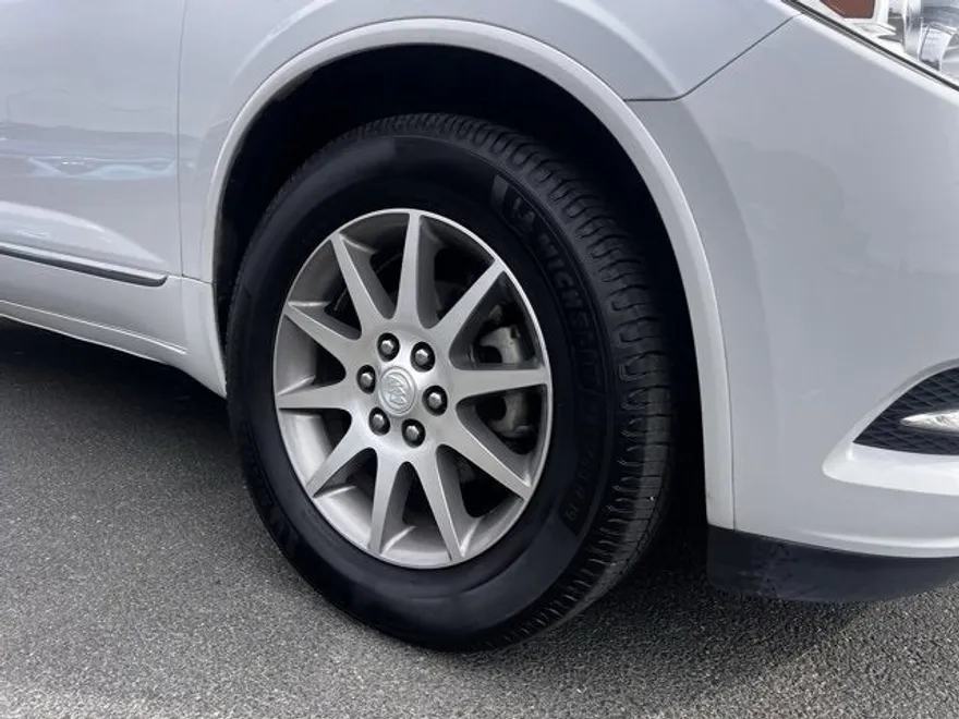 2017 Buick Enclave Leather photo 1
