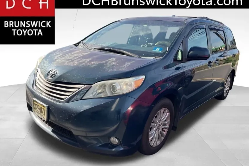 2012 Toyota Sienna photo 1
