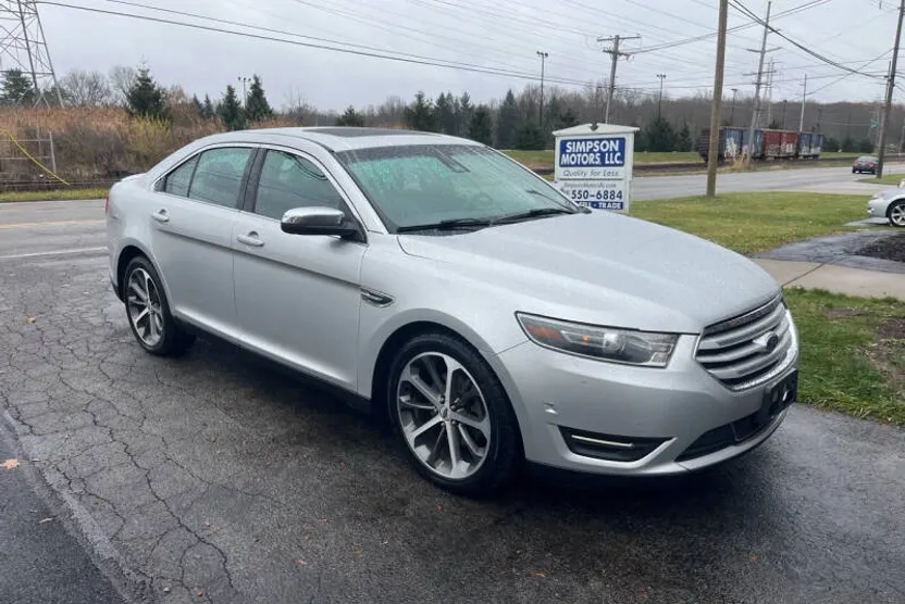 2016 Ford Taurus Limited photo 1