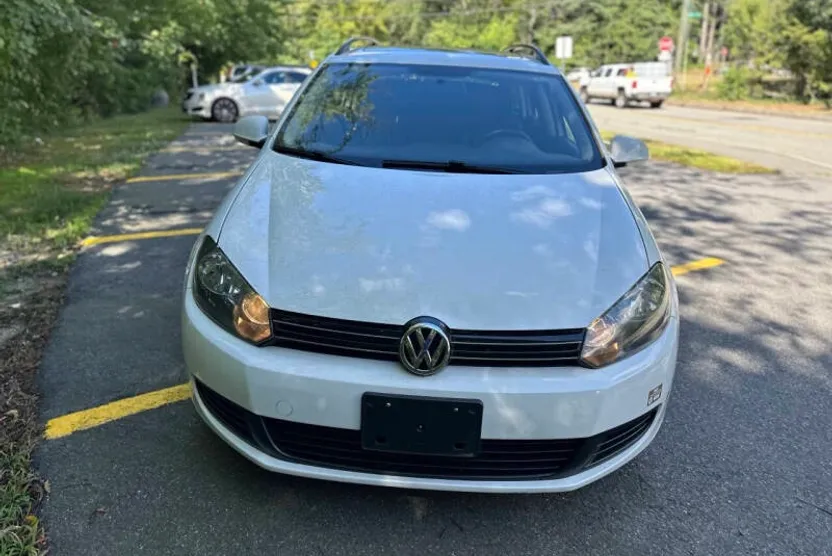 2013 Volkswagen Jetta SportWagen TDI photo 1