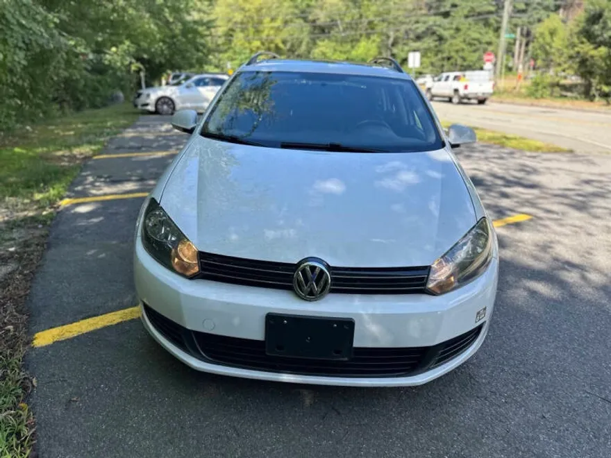 2013 Volkswagen Jetta SportWagen TDI photo 1