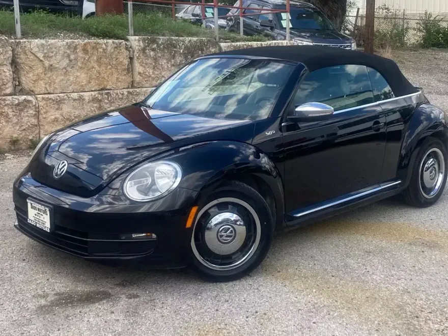 2013 Volkswagen Beetle 2.5L Convertible 50's Edition photo 1