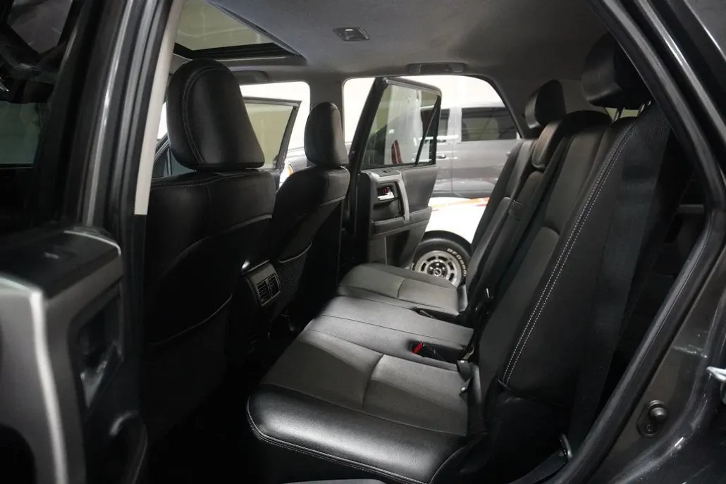 2017 Toyota 4Runner SR5 Premium 4WD photo 1