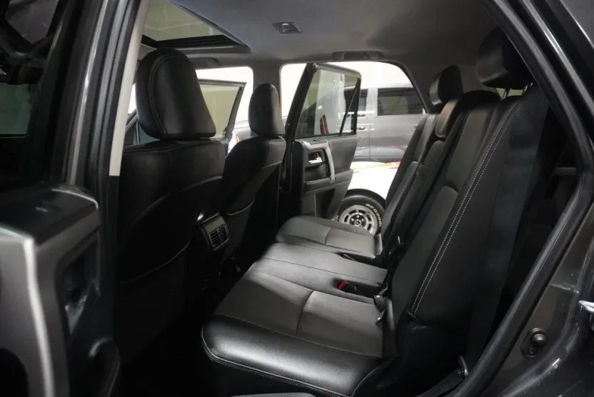 2017 Toyota 4Runner SR5 Premium 4WD photo 1