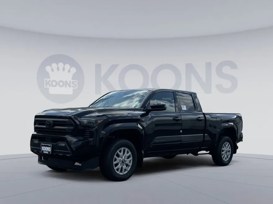 2025 Toyota Tacoma SR5 photo 1