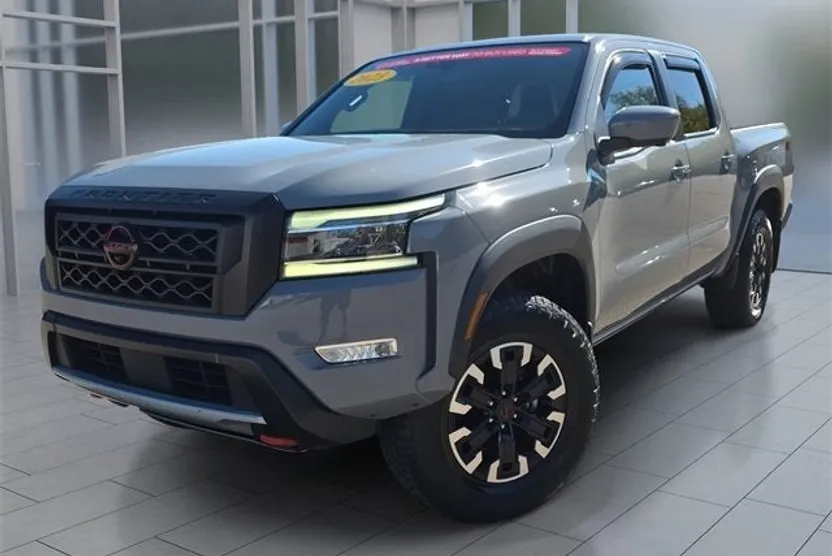 2023 Nissan Frontier PRO-4X photo 1