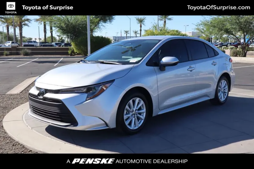 2026 Toyota Corolla LE photo 1