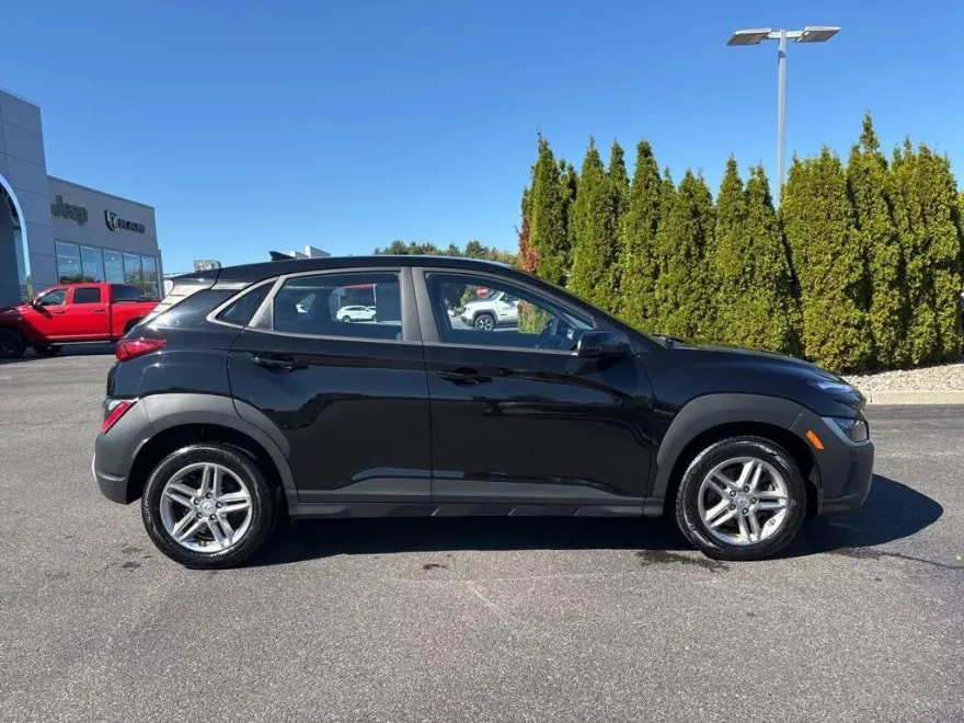 2022 Hyundai Kona SE photo 1