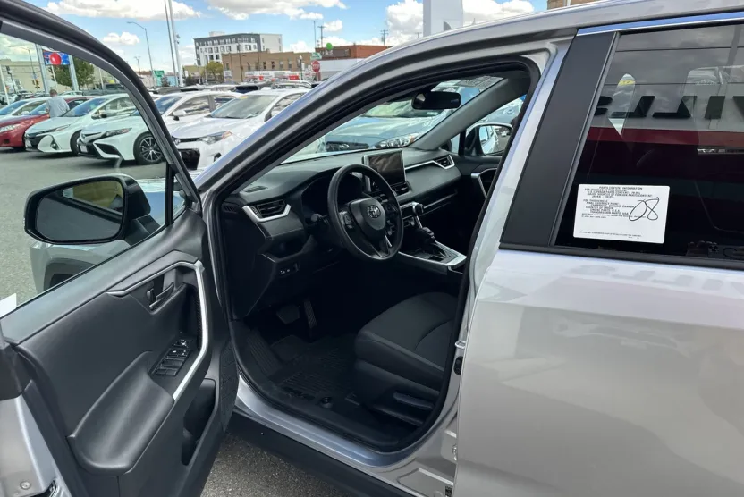 2025 Toyota RAV4 LE photo 1