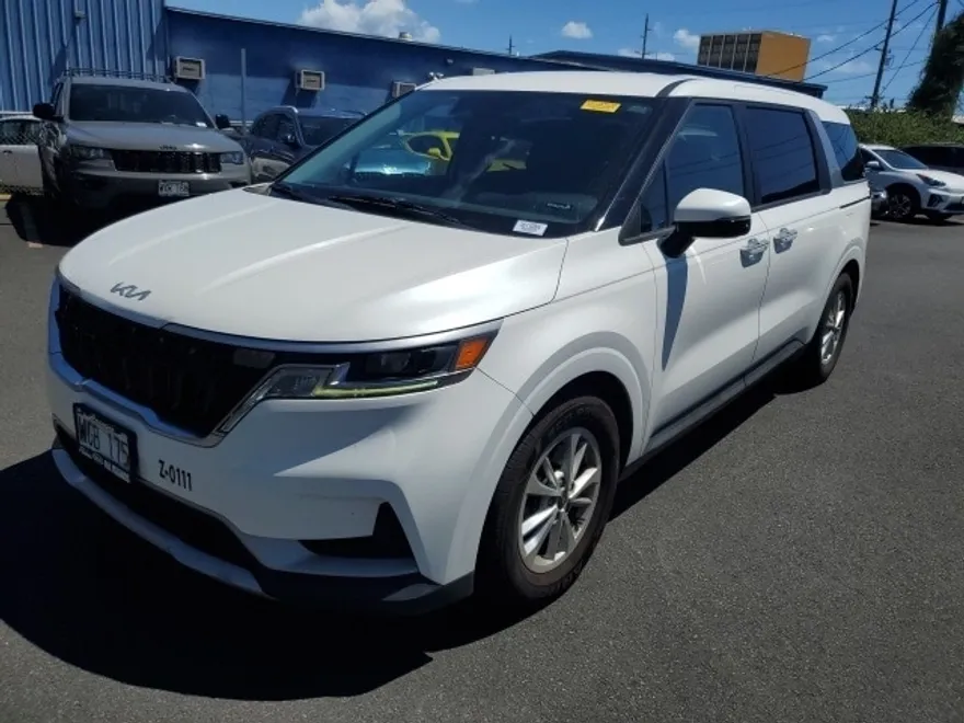 2022 Kia Carnival LXS photo 1