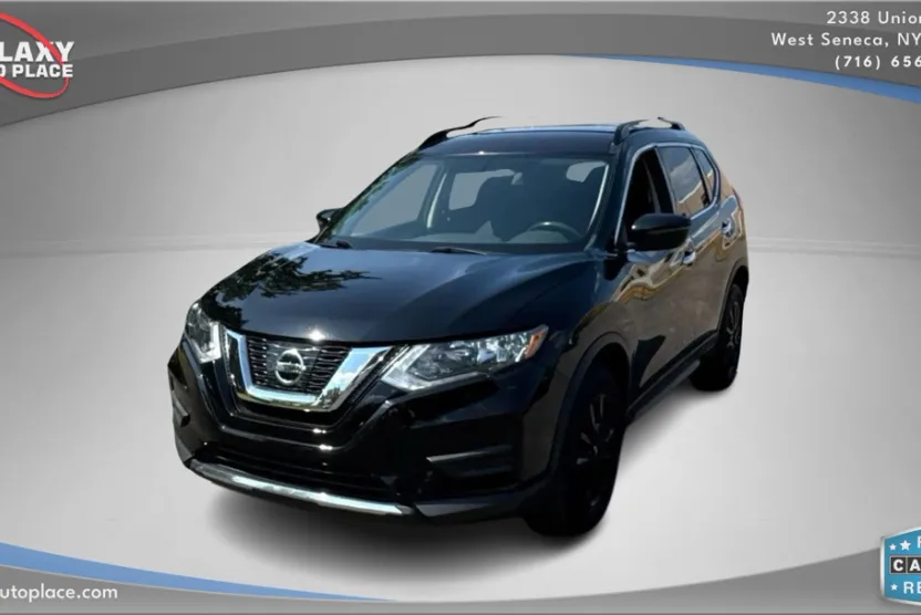 2017 Nissan Rogue SV photo 1