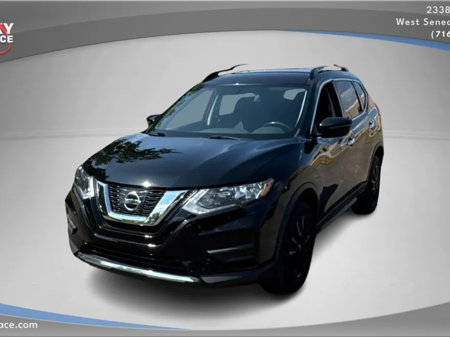 2017 Nissan Rogue SV photo 1