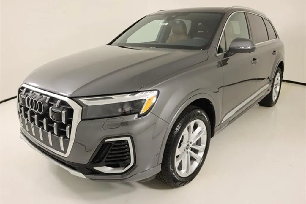 2025 Audi Q7 45 Premium Plus photo 1