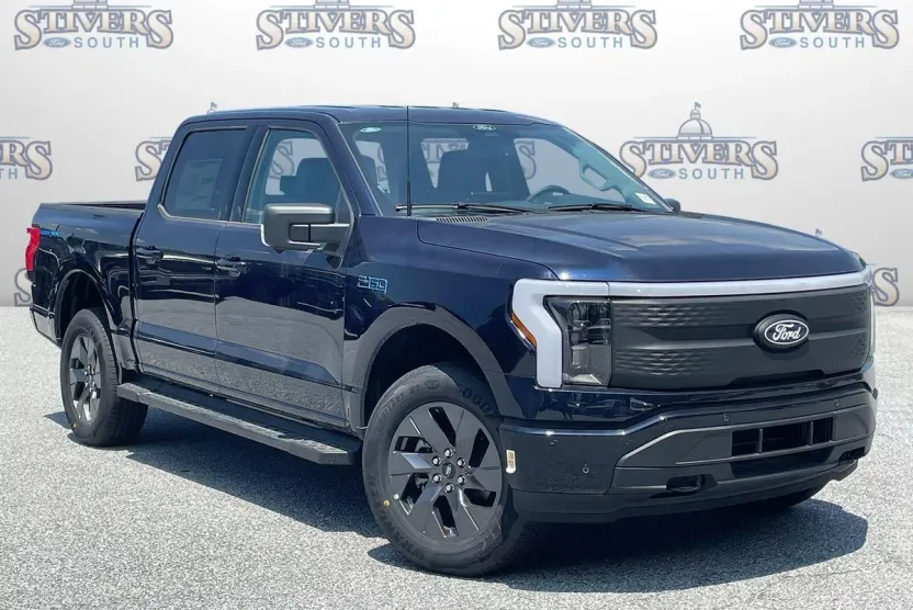 2025 Ford F-150 Lightning photo 1