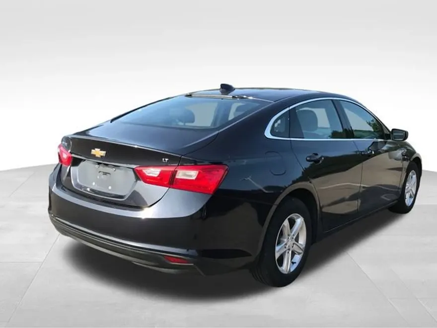 2023 Chevrolet Malibu 1LT photo 1