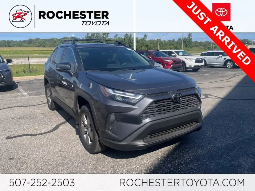 2024 Toyota RAV4 XLE photo 1