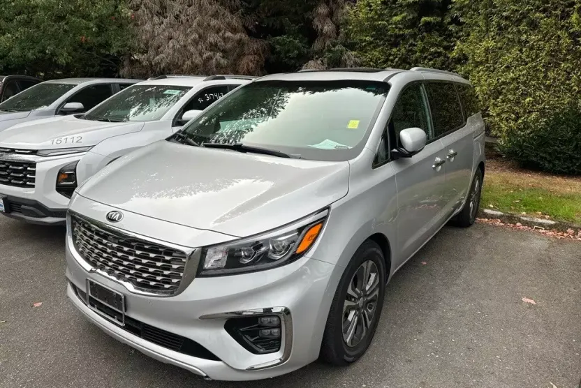 2019 Kia Sedona SX photo 1